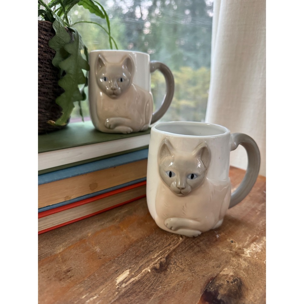 Vintage Siamese Cat 3D Embossed Ceramic Coffee Mug Set of 2 White Tan Gray